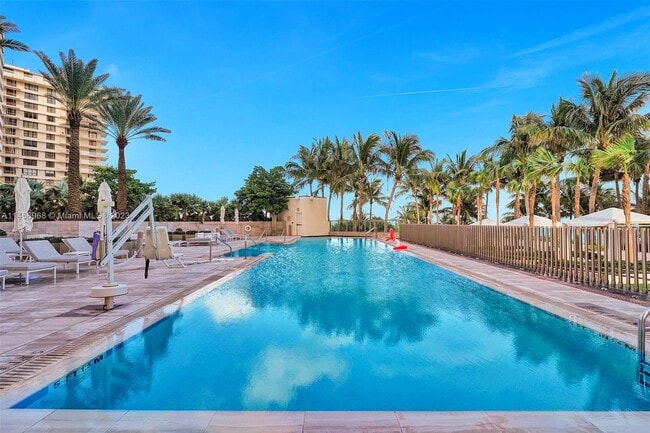 9703 Collins Ave in Bal Harbour, FL - Building Photo - Building Photo