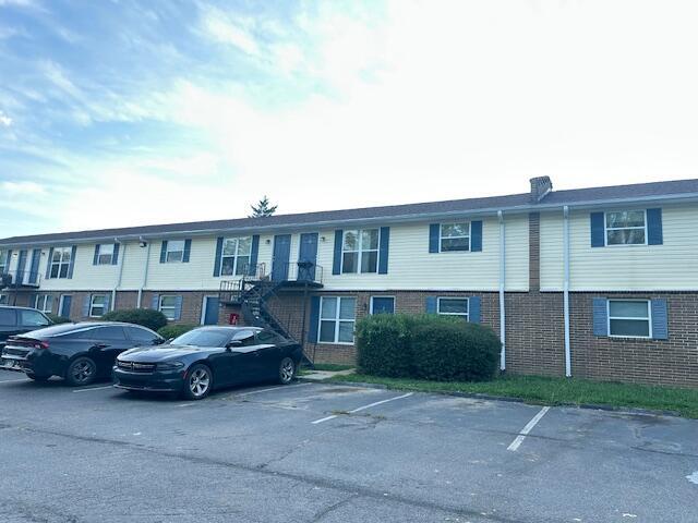 property at 2075 Clingan Dr NW