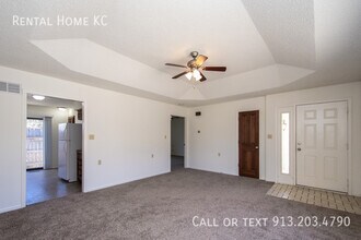 5908 Brittany St in Shawnee, KS - Building Photo - Building Photo