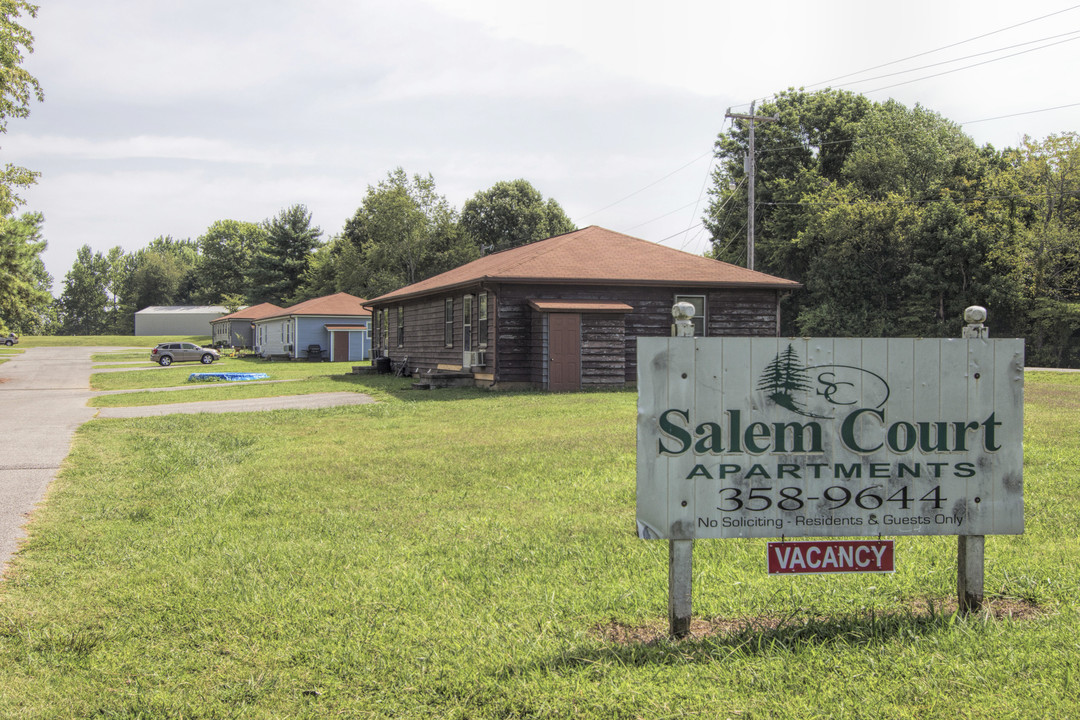 Salem Court Apartment in Clarksville, TN - Foto de edificio