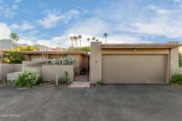 37300 N Tom Darlington Dr in Carefree, AZ - Foto de edificio - Building Photo