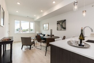 1242 N Taney St, Unit C in Philadelphia, PA - Foto de edificio - Building Photo