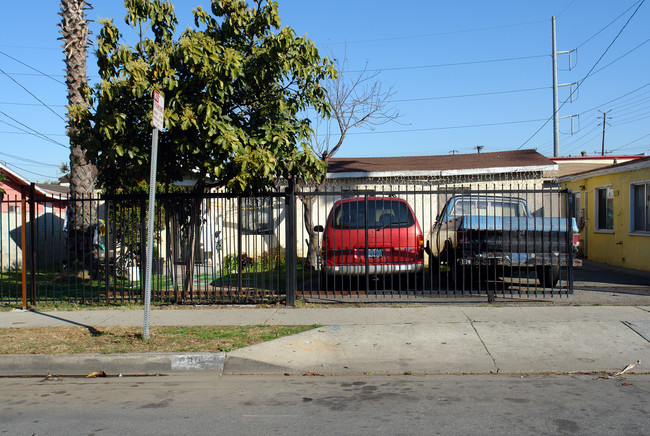 11157 S Inglewood Ave in Inglewood, CA - Building Photo - Building Photo