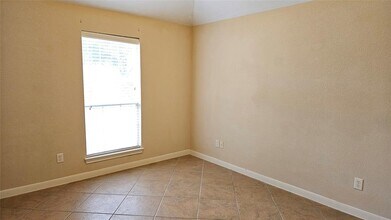 20805 Prestwick Dr in Hutto, TX - Building Photo - Building Photo