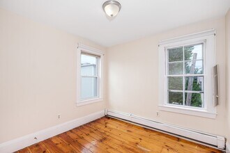 14 Kilby St, Unit 2R in Somerville, MA - Building Photo - Building Photo