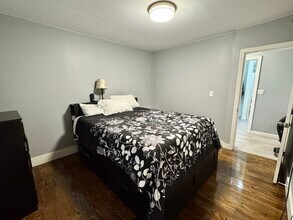 123 Thorndike St in Arlington, MA - Building Photo - Building Photo
