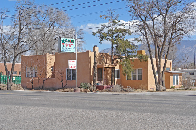 Mobile Home Park and Building in Albuquerque, NM - Foto de edificio - Building Photo