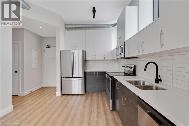 15 Main St in Cambridge, ON - Building Photo - Building Photo