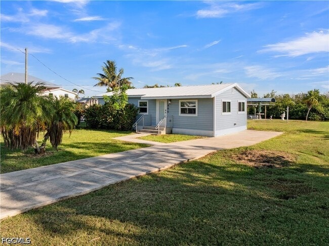 2880 Eighth Ave in Saint James City, FL - Building Photo - Building Photo