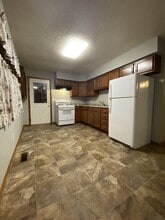 2053 Henley Rd in Springfield, IL - Building Photo - Building Photo