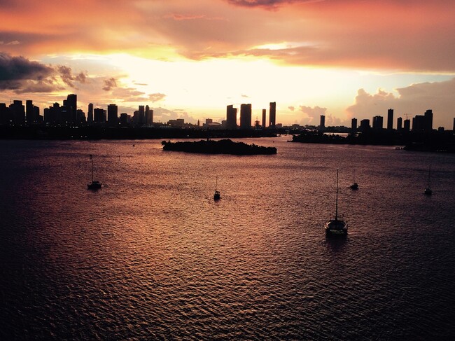 1500 Bay Dr, Unit 1138 in Miami Beach, FL - Building Photo - Building Photo