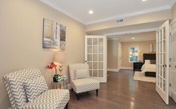 47 Alpine St, Unit #1 in Boston, MA - Building Photo - Building Photo