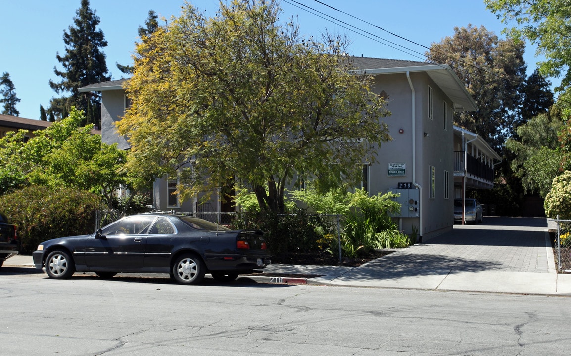 218 Lincoln Ave in Redwood City, CA - Foto de edificio