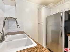 1112 N Olive Dr in West Hollywood, CA - Building Photo - Building Photo