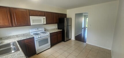 9290 Hamilton Ct in Des Plaines, IL - Building Photo - Building Photo