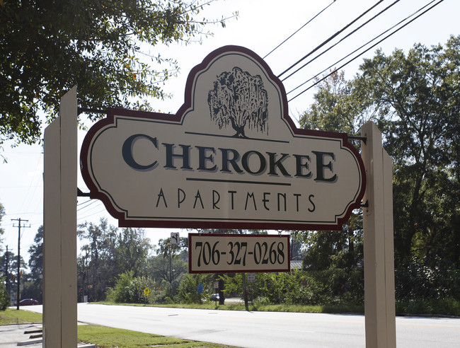 Cherokee Apartments in Columbus, GA - Foto de edificio - Building Photo