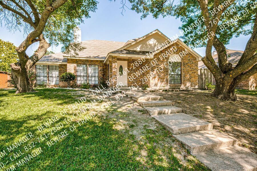 8805 Wood Glen Dr in Rowlett, TX - Building Photo