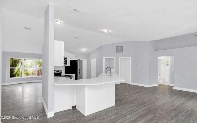 614 Elmont St NW in Palm Bay, FL - Building Photo - Building Photo