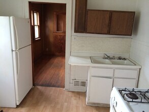 408 Newell St in Waterloo, IA - Building Photo - Building Photo