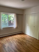 1653 Oak Bay Ave in Victoria, BC - Building Photo - Building Photo