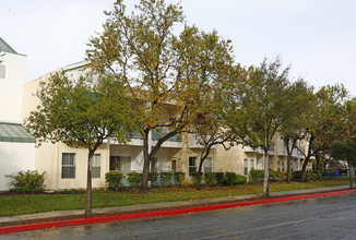 Avenida Espana Gardens in San Jose, CA - Building Photo - Building Photo