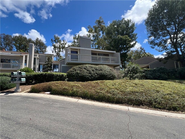 property at 8 Valley View