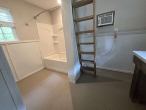 667 Miller Dr in Cleveland, TX - Building Photo - Building Photo