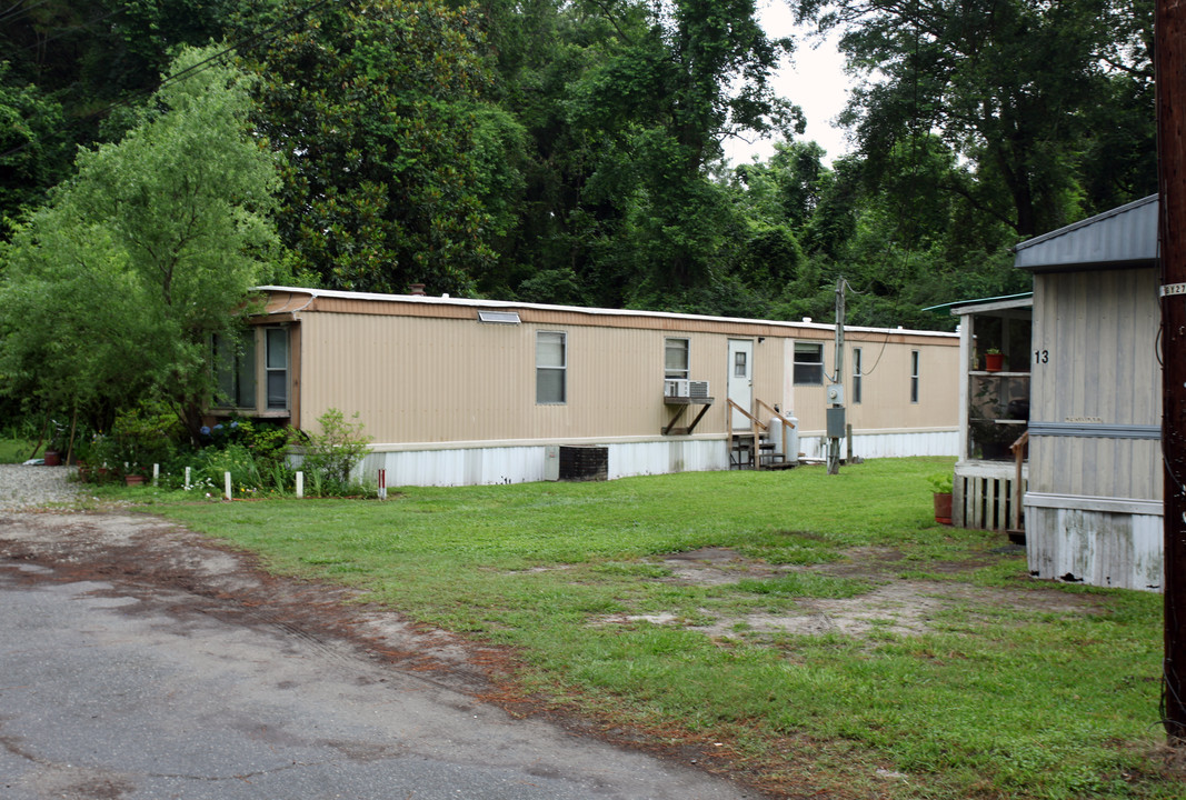 Northside Mobile Home Park in Castle Hayne, NC - Building Photo