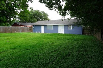 9606 Caffrey St in Houston, TX - Building Photo - Building Photo