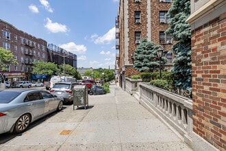Wakefield Towers in Bronx, NY - Building Photo - Building Photo