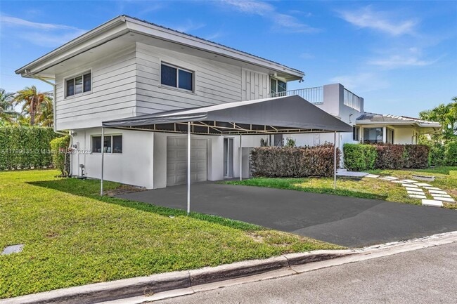 9257 Bay Dr in Surfside, FL - Building Photo - Building Photo