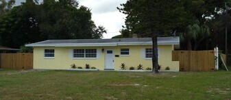 4161 Bluefish Dr SE in St. Petersburg, FL - Building Photo