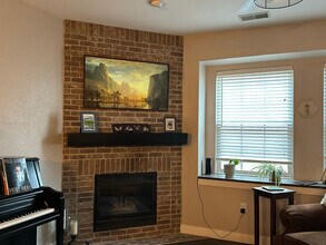 370 Jennifer Ln in Brookfield, WI - Building Photo - Building Photo