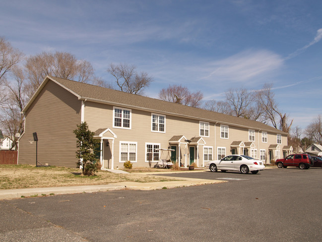 102 Laurel Ct in Laurel, DE - Building Photo - Building Photo