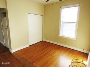 2423 W Cortez St, Unit Coach House in Chicago, IL - Building Photo - Building Photo