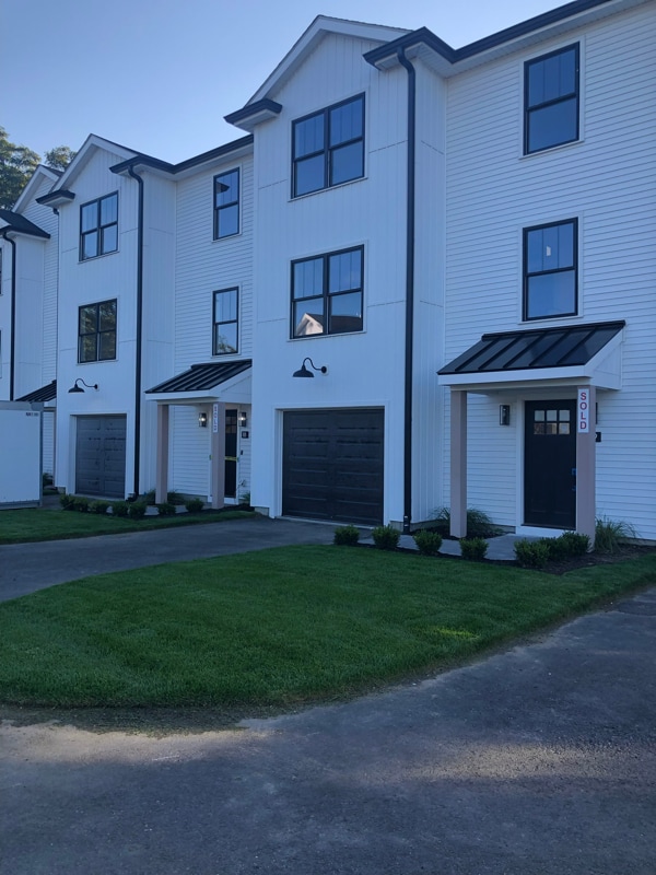 32 Birch Brook Rd in Lynn, MA - Building Photo - Building Photo
