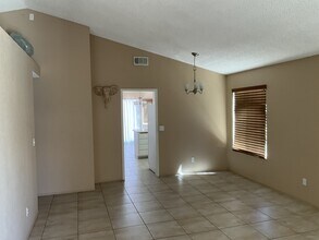 6500 Fresh Meadows Ln in Las Vegas, NV - Foto de edificio - Building Photo
