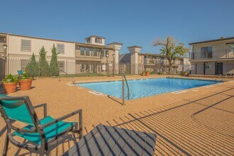 WATERDANCE in Arlington, TX - Building Photo - Building Photo