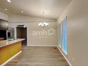 1745 W McGlinchey St in Meridian, ID - Foto de edificio - Building Photo
