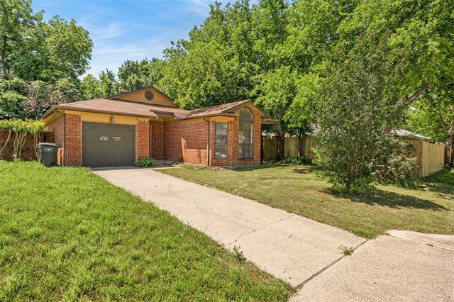 4702 Poppy Dr E in Fort Worth, TX - Building Photo - Building Photo