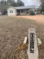 1120 Aransas St in Kerrville, TX - Building Photo