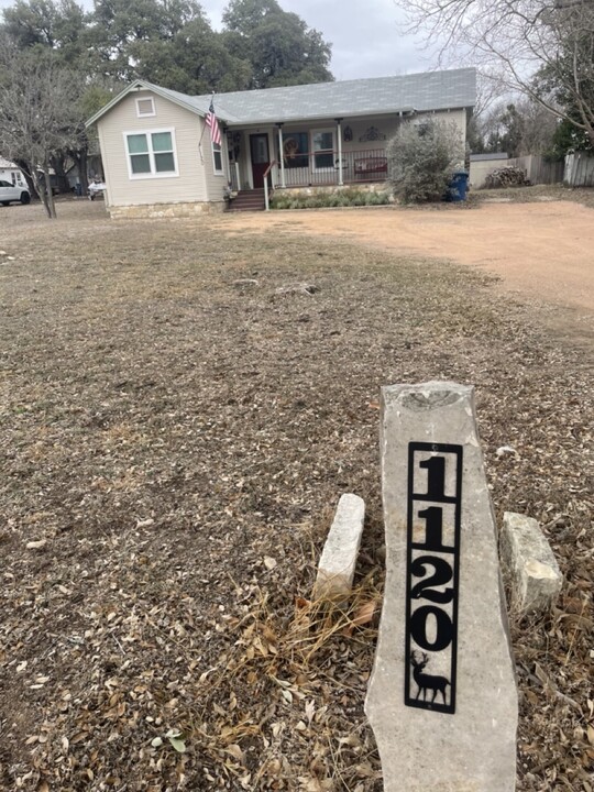 1120 Aransas St in Kerrville, TX - Building Photo