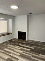 231 W Tulare Ave, Unit C in Visalia, CA - Building Photo