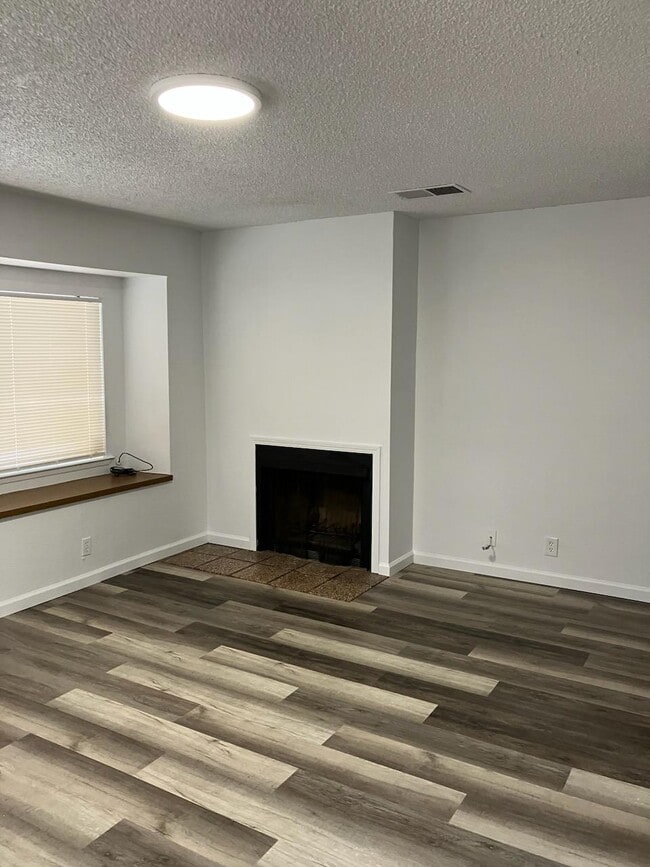 231 W Tulare Ave, Unit C