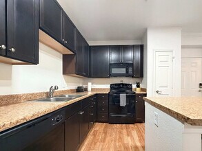 25150 Lovegrass Dr in Lutz, FL - Building Photo - Building Photo