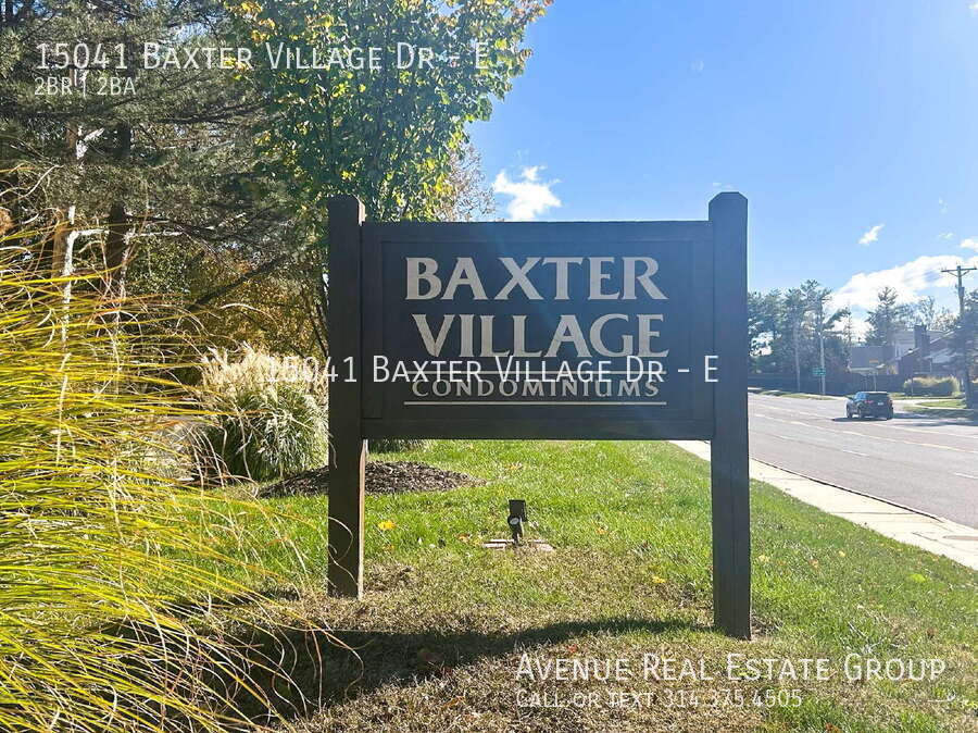 15041 Baxter Village Dr in Chesterfield, MO - Building Photo