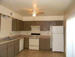 13230 N 21st Pl, Unit #3 in Phoenix, AZ - Foto de edificio - Building Photo
