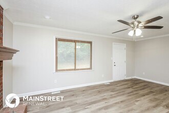 6449 Laural Bend in Stone Mountain, GA - Building Photo - Building Photo