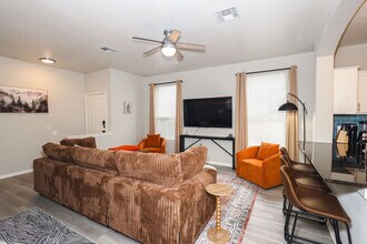 2418 Allred Dr in Austin, TX - Building Photo - Building Photo