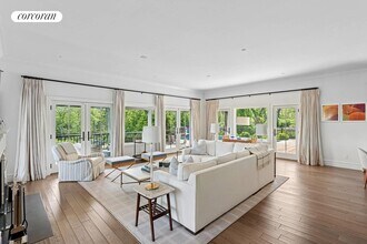 11 Hillside Dr in Shelter Island, NY - Building Photo - Building Photo